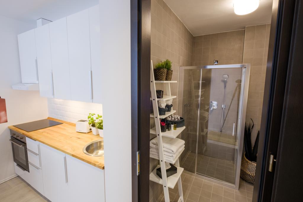 Apartments Bastova, Stela & Mia Apartments บราติสลาวา ภายนอก รูปภาพ
